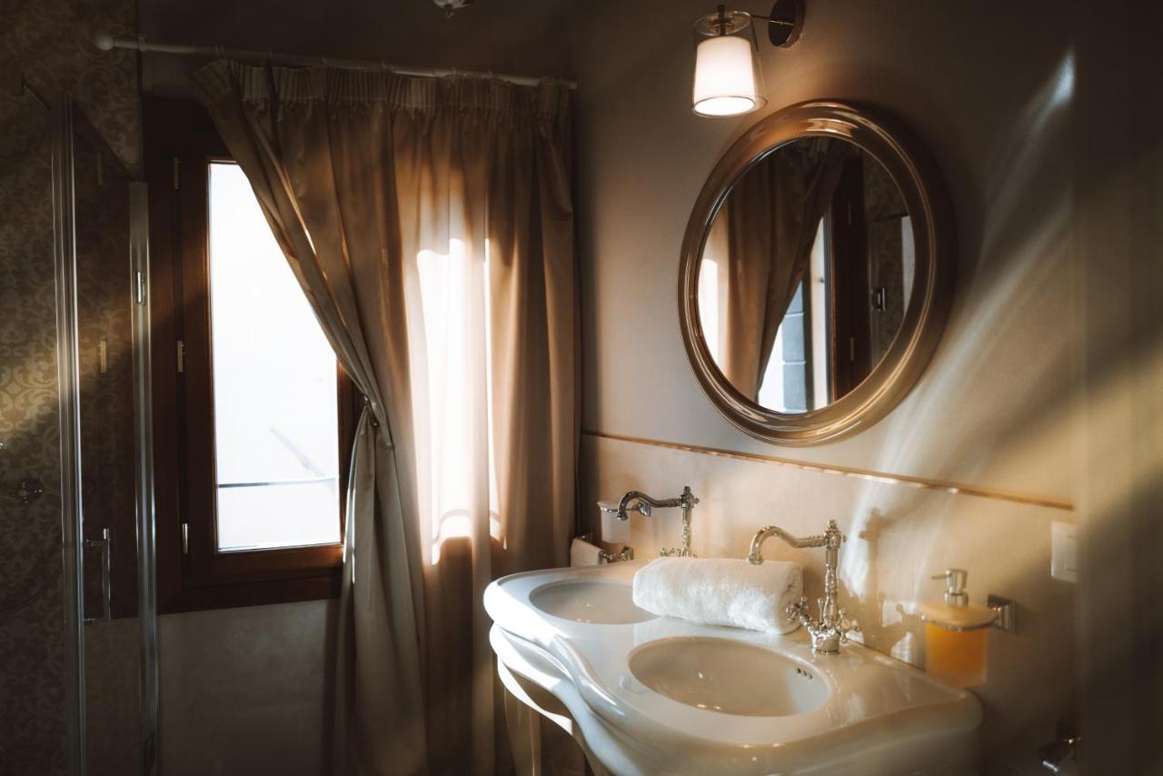 Casa Virginia Direct At The Canal Cannaregio With Own Roof Terrace ヴェネツィア エクステリア 写真