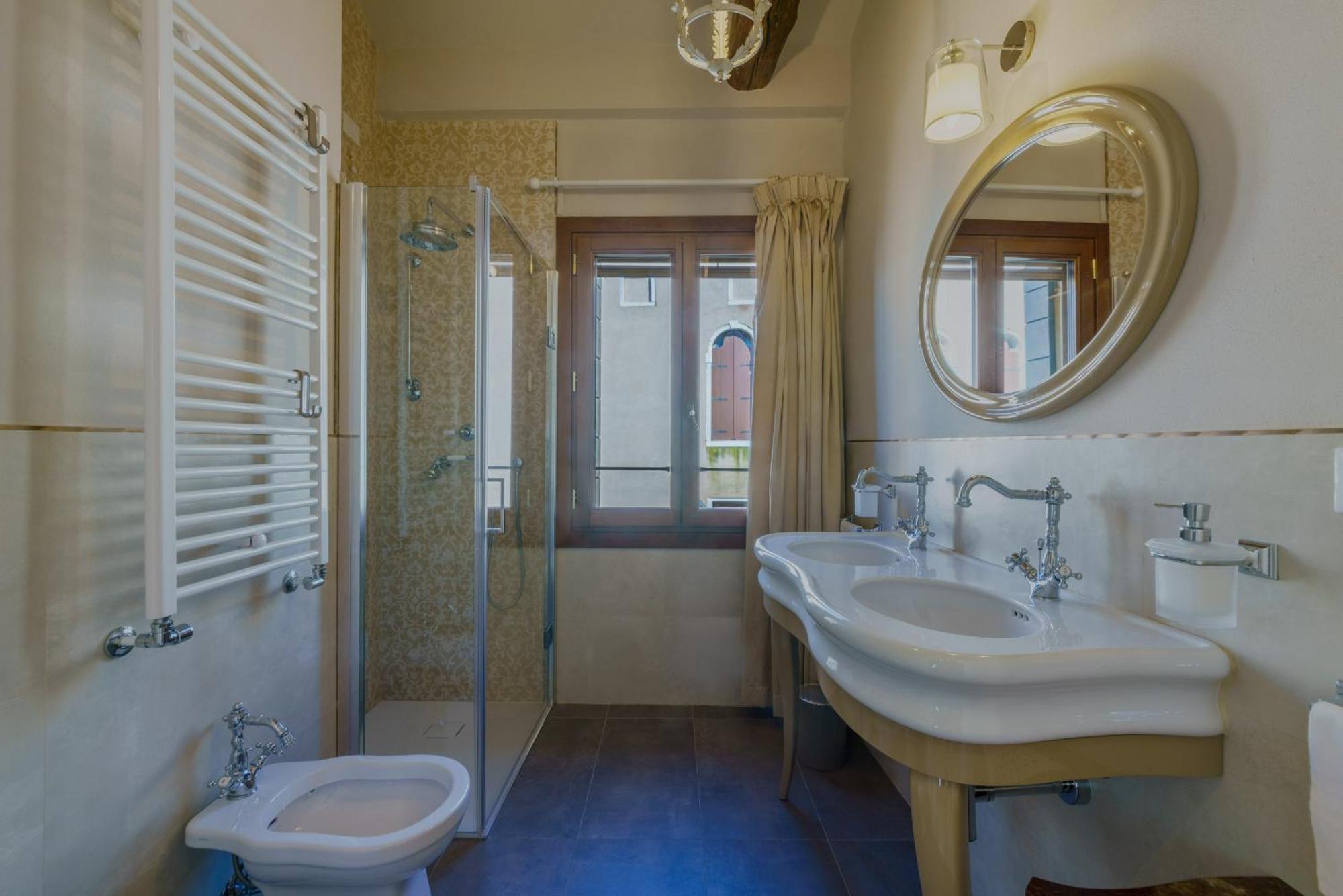 Casa Virginia Direct At The Canal Cannaregio With Own Roof Terrace ヴェネツィア エクステリア 写真