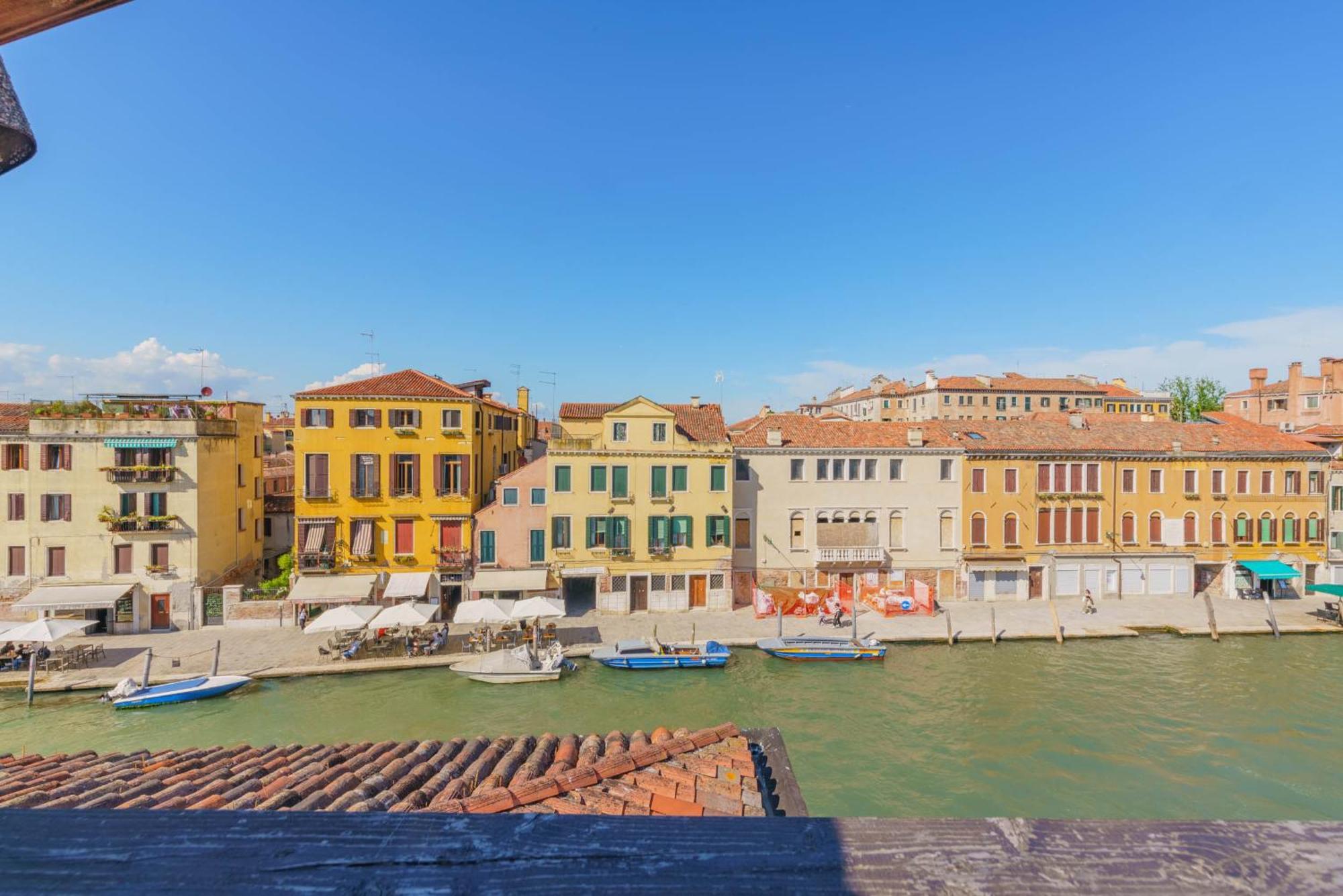 Casa Virginia Direct At The Canal Cannaregio With Own Roof Terrace ヴェネツィア エクステリア 写真